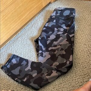 Athleta Camouflage 7/8 Leggings
